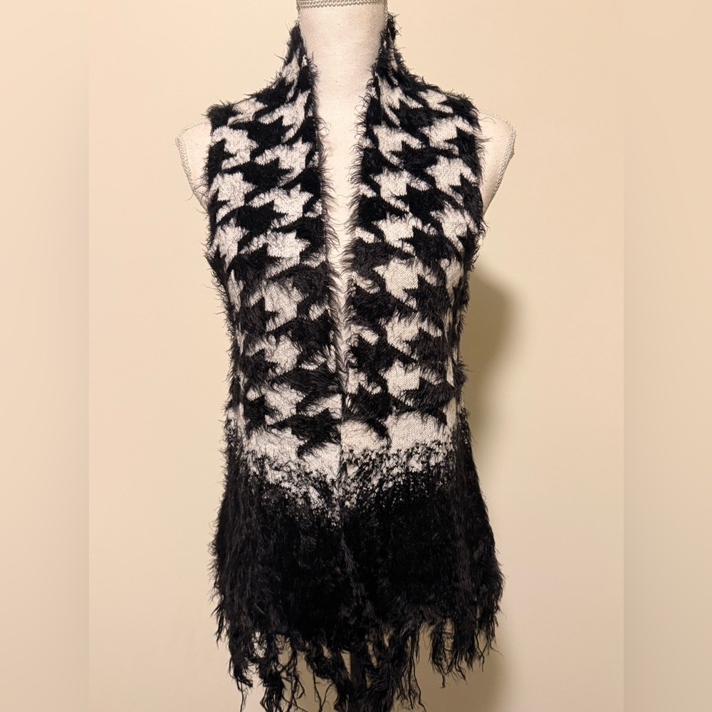 Investments Houndstooth Vest Size S